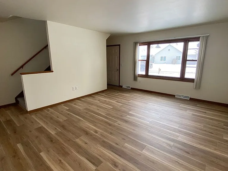 1785 Alexandra Ct — Photo 2