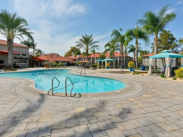 Corona Pointe Resort — Photo 78