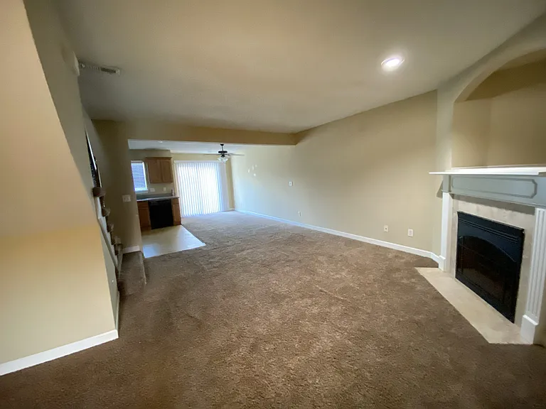 815 SW Peach Tree Ln — Photo 5