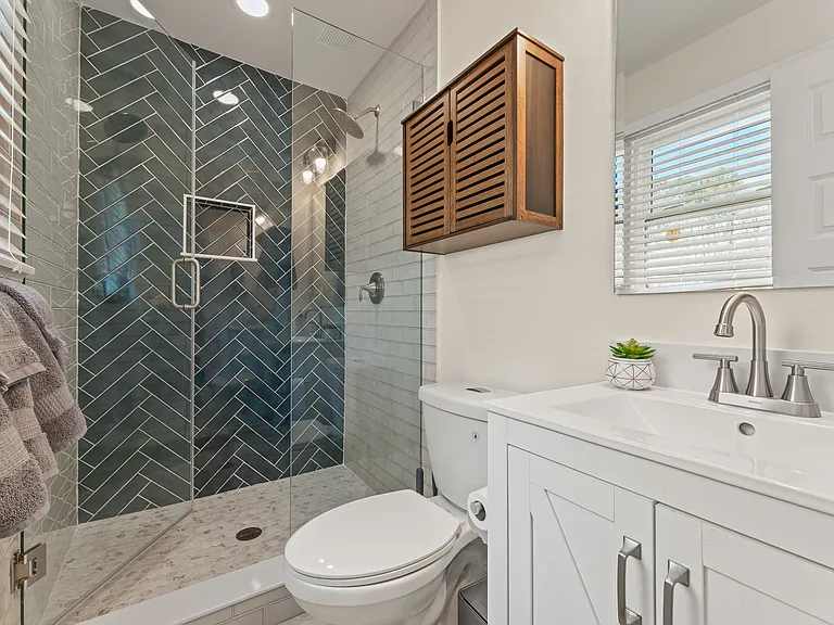 2256 Lakewood Dr NW — Photo 13
