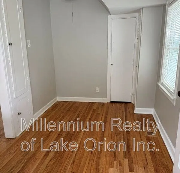 27 Sylvan — Photo 7