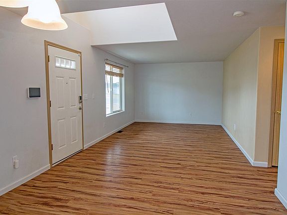 4th image of 611 Sedgwick Pl