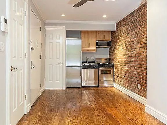 2nd image of 521 E 5th St APT 2C