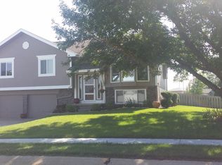 7920 Hill Crest Ln, La Vista, NE 68128