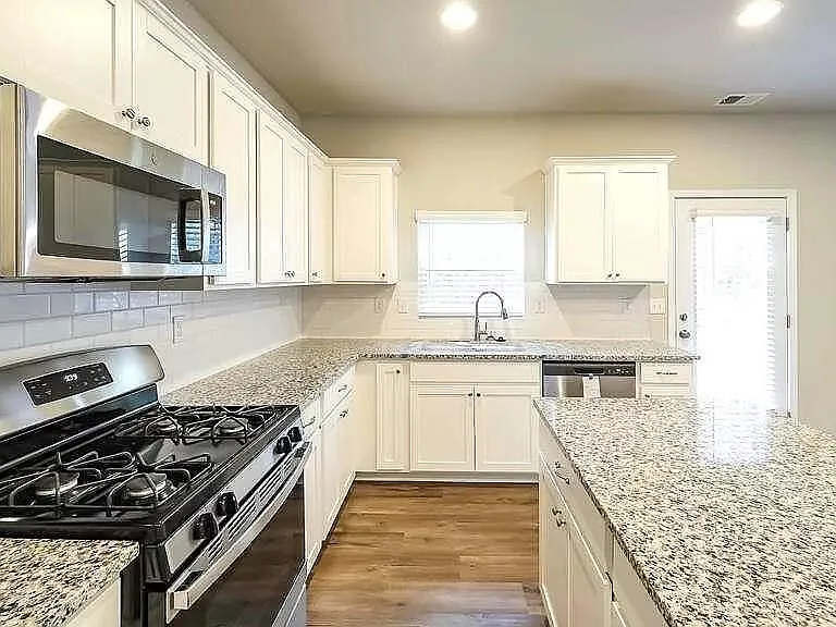 228 N Fortune Way — Photo 19