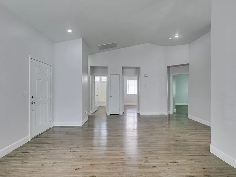 9660 Crystal Ridge Rd — Photo 12