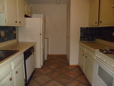 5th image of 1340 Kingsbury Dr Unit 1
