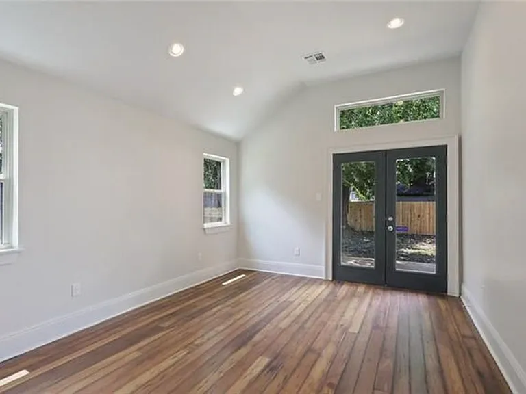 8616 Jeannette St — Photo 14