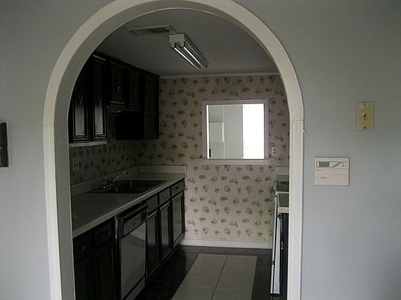 3rd image of 8712 Wilcrest Dr #8712