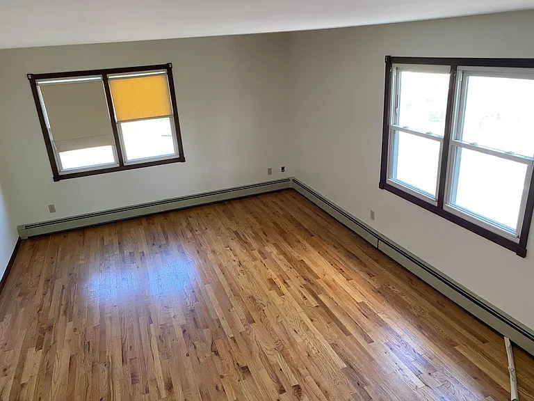 115 James St — Photo 10