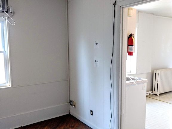 5th image of 432 S College Ave APT 2