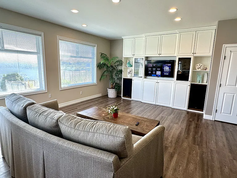 1541 Ocean View Ln — Photo 3