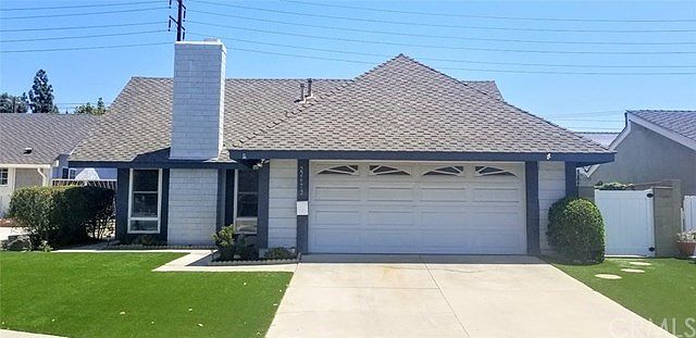 Welcome to the Ranchwood tract in the city of Lake Forest