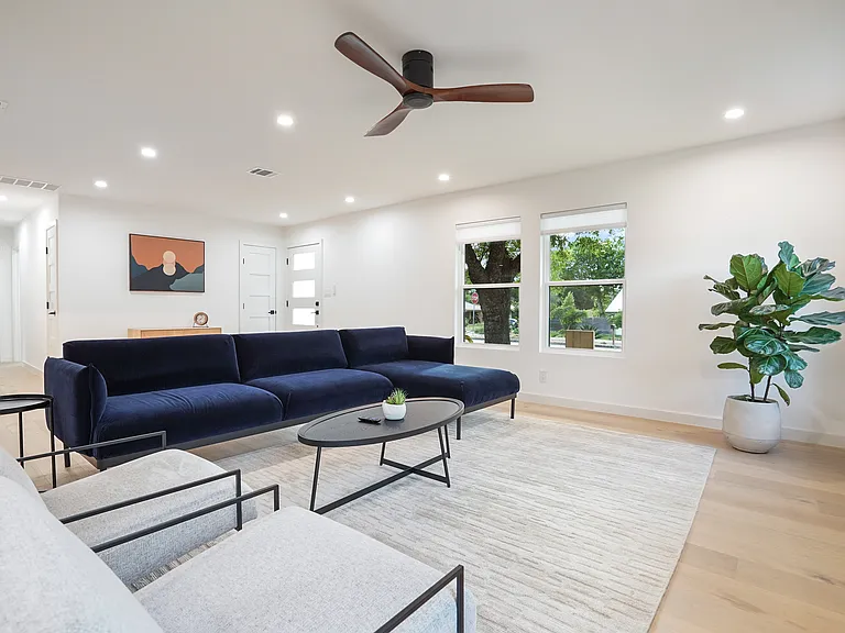 2304 Aldford Dr — Photo 5
