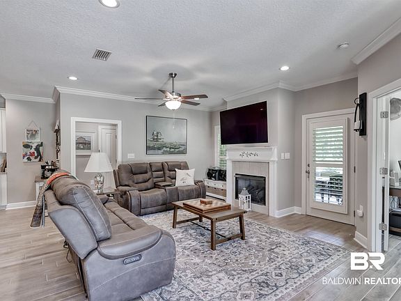 2nd image of 1004 Holmes Ave #1004