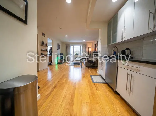 23-15 Astoria Boulevard image 4 of 22