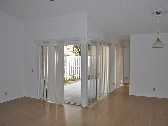 2nd image of 1374 Cottonwood Cir #1