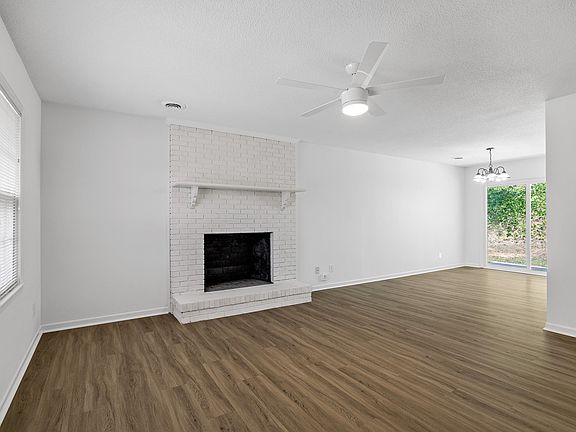 5th image of 4013 Pebblebrook Ct