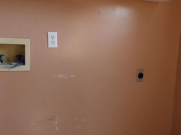 1st floor laundry room