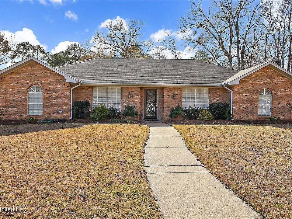 1st image of 321 Millcreek Dr