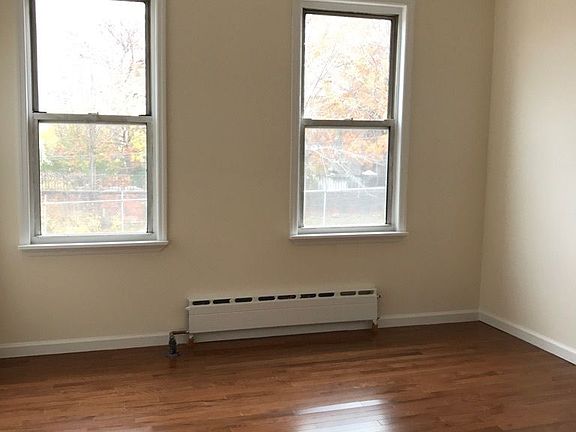 5th image of 2366 35th St #2