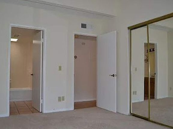 4th image of 4783 Hawley Blvd Unit 3