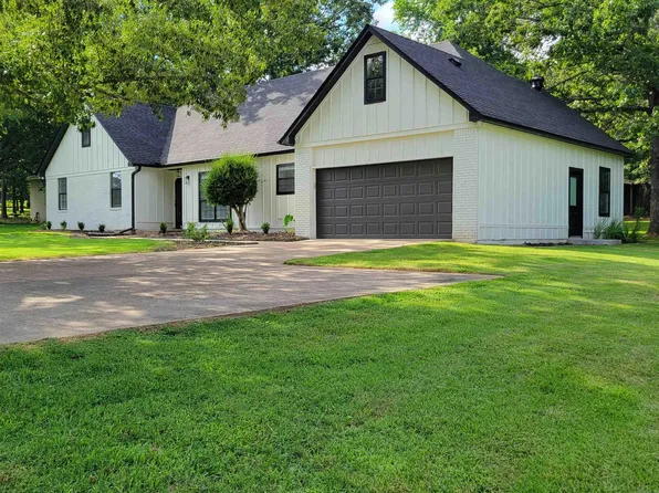 14800 Royal Oak Dr, Little Rock, AR 72210