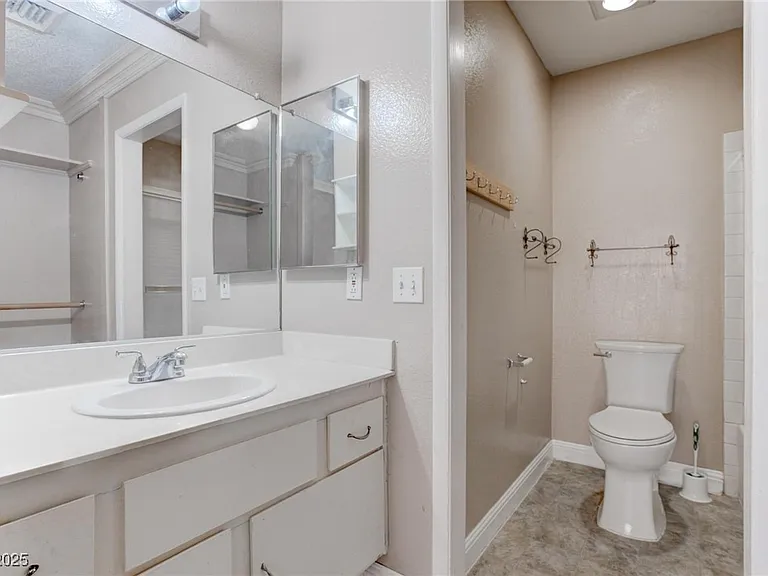 4860 Nara Vista Way — Photo 14