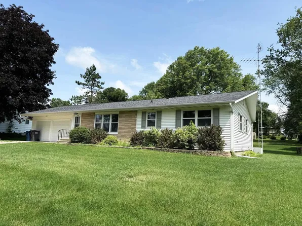 113 2nd Street, Friesland, WI 53935