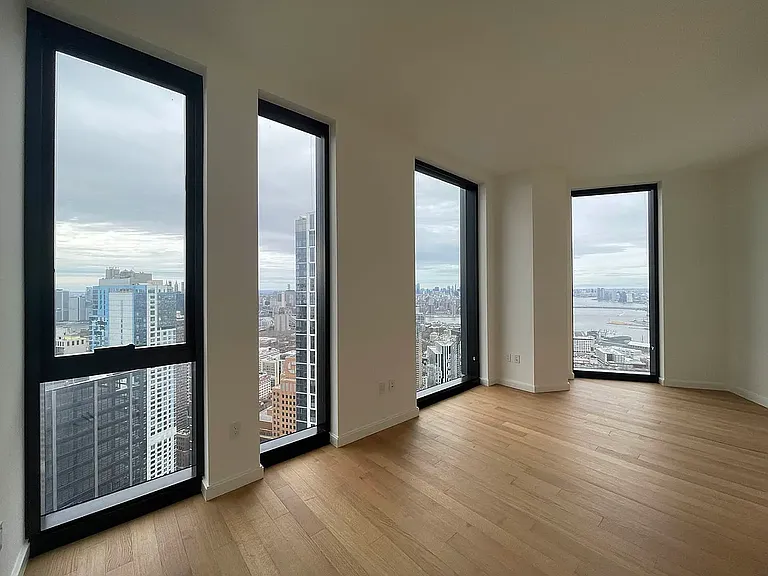 85 Fleet St #57B — Photo 9
