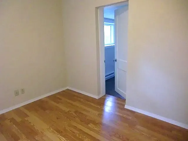1908 Kings Ct — Photo 7