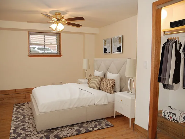 1535 West Addison — Photo 33