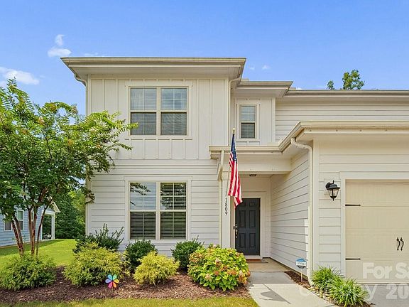 2nd image of 1809 Shelbourne Way