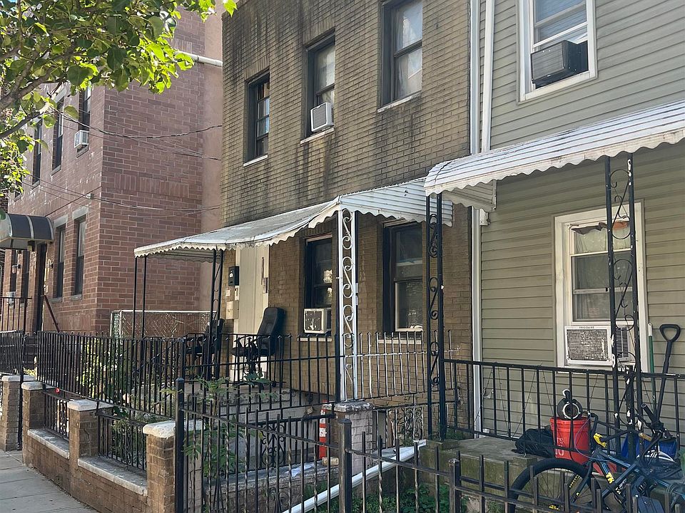 2nd image of 717 28th St