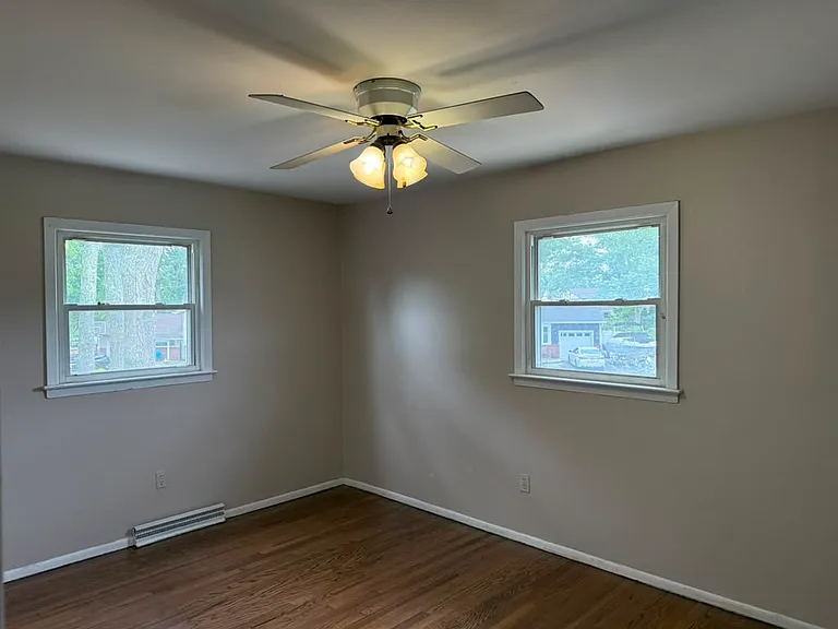 1016 Dove St — Photo 9