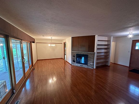 3rd image of 734 Kenwood Dr
