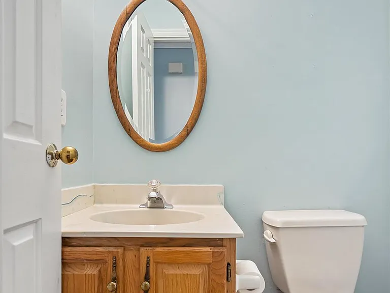2505 Buckingham Ct — Photo 23