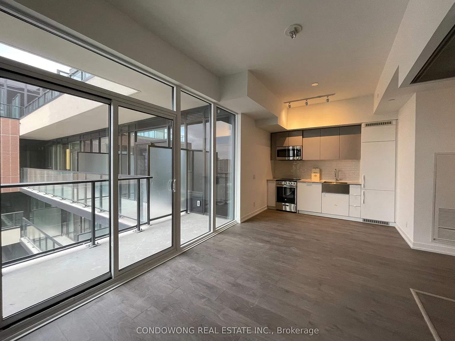 2 bed, $2,350 — Photo 1