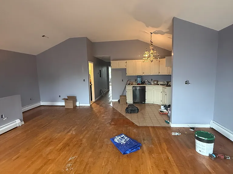 Miles Ave — Photo 2