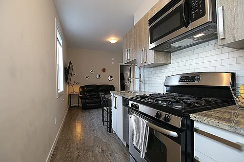 174 Clarence St Photo 1
