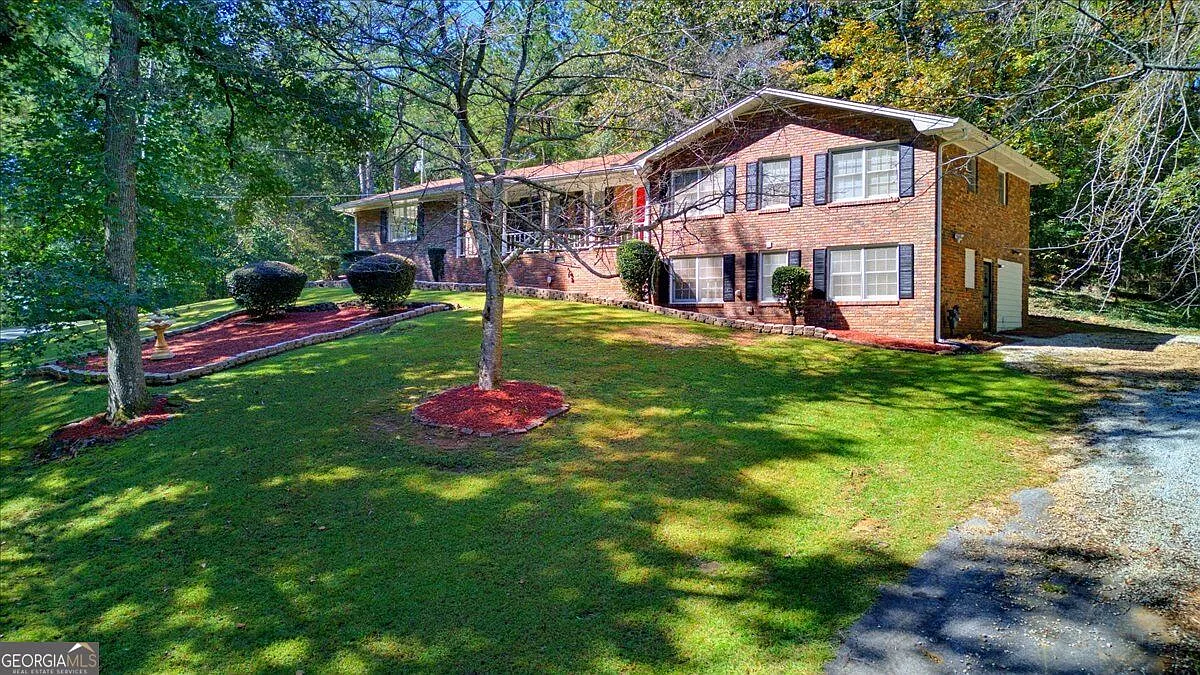 6 bed, 4.0 bath, 3640 sqft, $2,550 — Photo 1