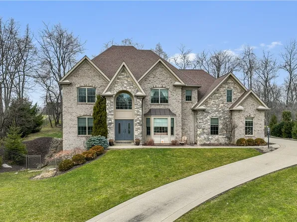 303 N Wind Ct, Gibsonia, PA 15044