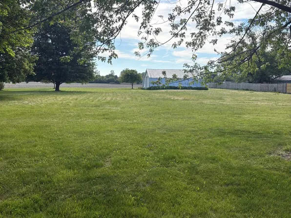 4455 S Flajole Rd, Midland, MI 48642