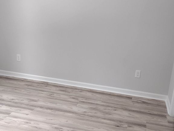 3rd image of 520 Davis Ave