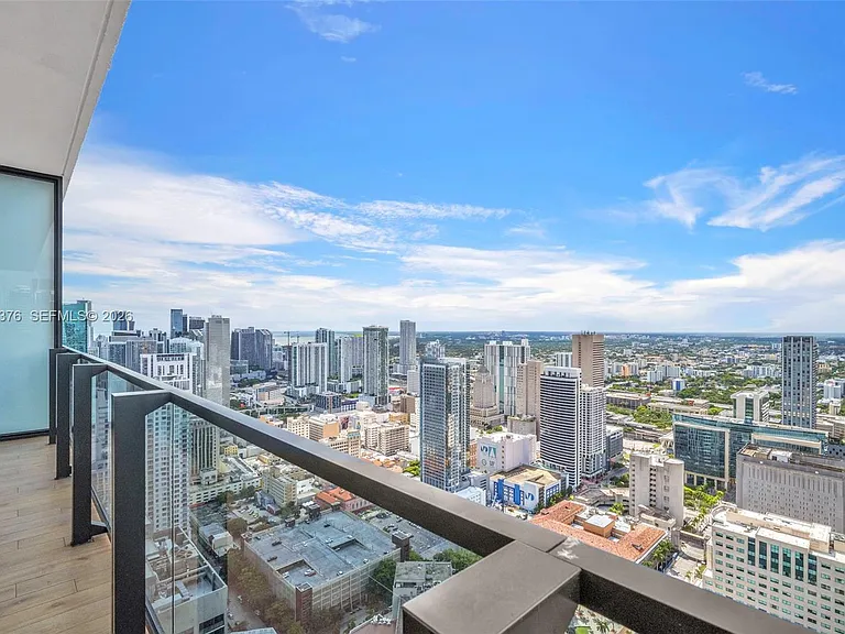 398 NE 5th St #Penthouse 4701 — Photo 43