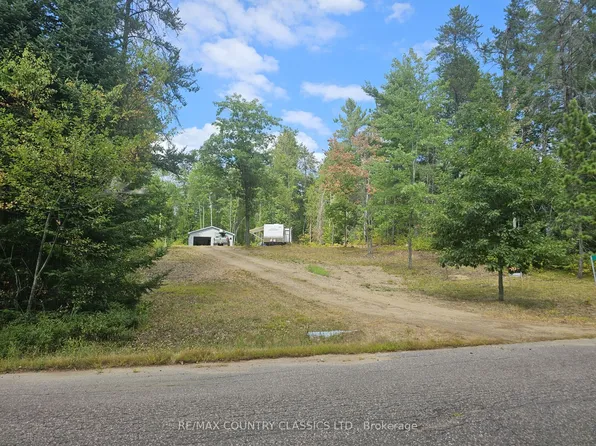 74 Murray Park St, Madawaska Valley, ON K0J 1B0