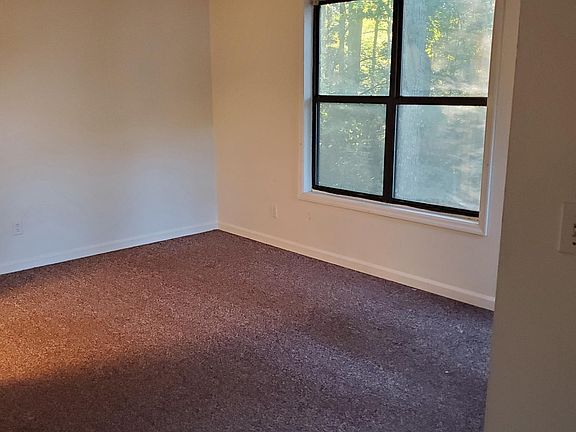 5th image of 3009 Hawthorne Pl SE #B