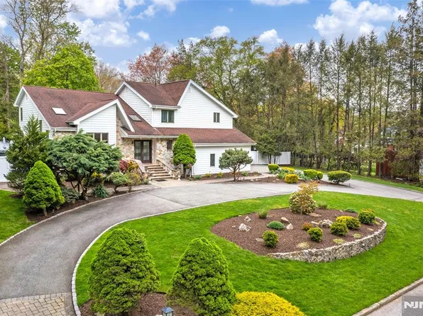 15 Clinton St, Norwood, NJ 07648