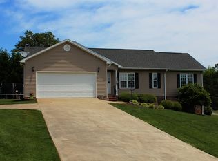 5300 Grace Dr, Hickory, NC 28601