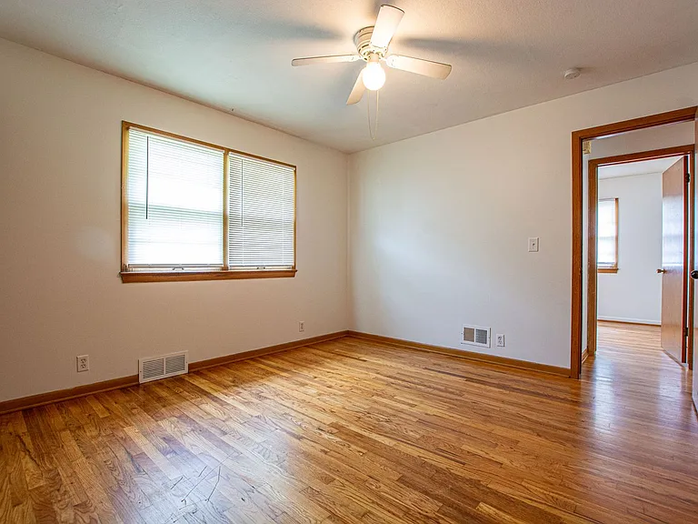 3605 S 82nd St — Photo 14
